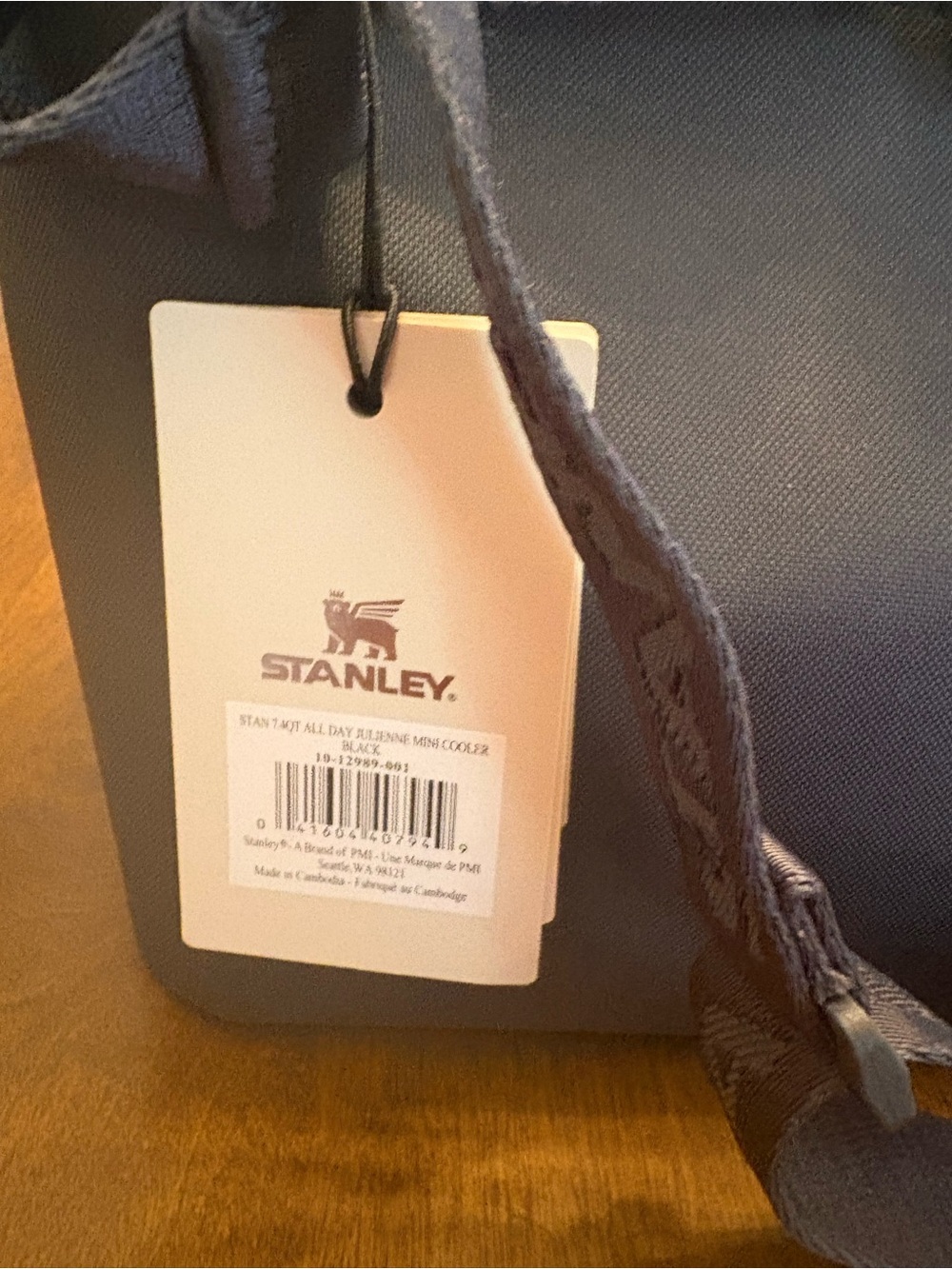 Stanley Black Insulated Lunch Cooler Bag with Shoulder Strap - Picture 3 of 8